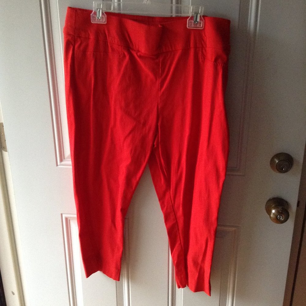 Women's St. John's Bay Capris Size 18